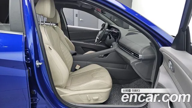 Hyundai AVANTE Avante (CN7) — Фото автомобиля 12
