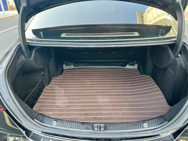 Mercedes-Benz E-Class — Фото автомобиля 23