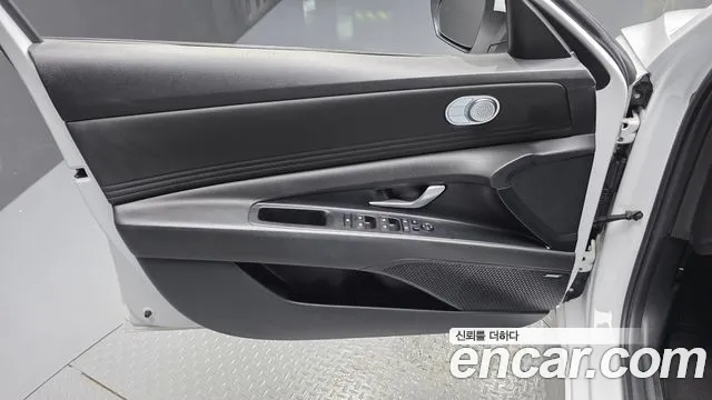 Hyundai AVANTE Avante (CN7) — Фото автомобиля 24