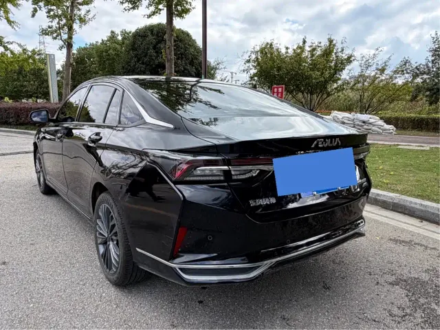 Dongfeng Yixuan MAX — Фото автомобиля 4