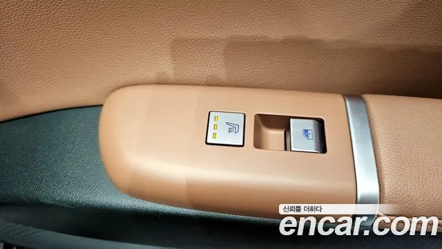 Hyundai Grandeur Grandeur (GN7) 2.5 Бензин 2WD — Фото автомобиля 19