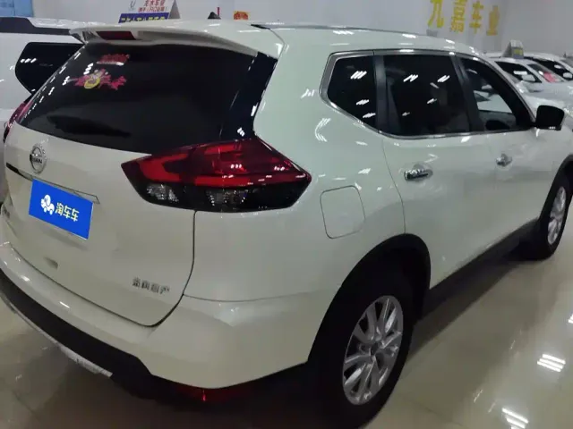 Nissan X-Trail — Фото автомобиля 3