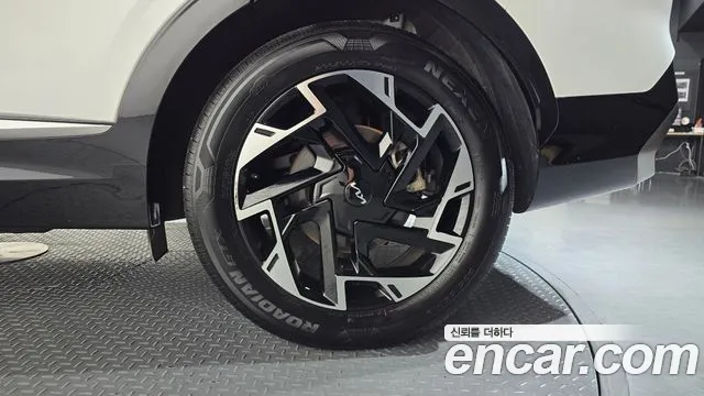Kia Sportage Sportage 5-е поколение Бензин 1.6 Turbo 4WD — Фото автомобиля 18