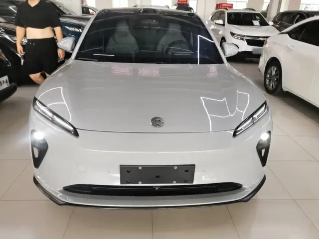 Nio ET5 Touring — Фото автомобиля 2