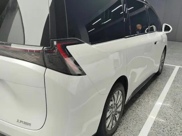 Buick Zhijing Shijia — Фото автомобиля 3