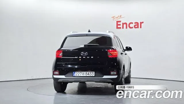 Hyundai Venue — Фото автомобиля 4