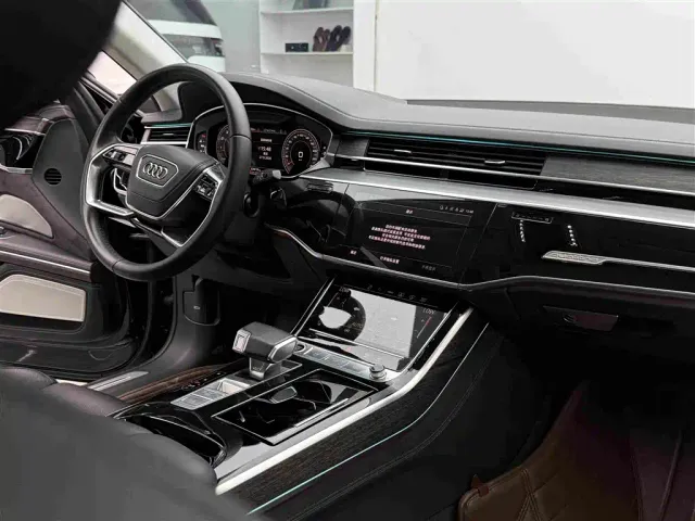 Audi A8 — Фото автомобиля 13