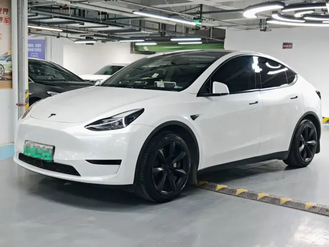 Фотография автомобиля — Tesla Model Y