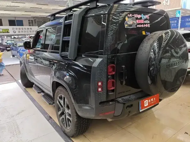 Land Rover Defender — Фото автомобиля 2