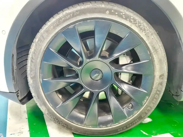 Tesla Model Y 2022 Long Range AWD — Фото автомобиля 6