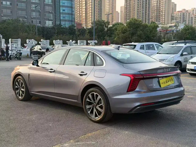 Hongqi H5 PHEV — Фото автомобиля 5
