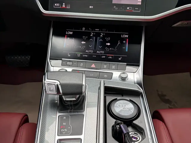 Audi A7L — Фото автомобиля 13