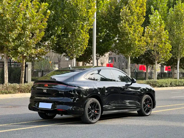IM Motors LS6 — Фото автомобиля 9