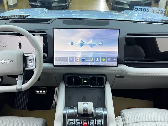 BYD FangChengBao Leopard 8 — Фото автомобиля 6