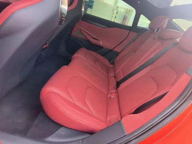 Xiaomi SU7 — Фото автомобиля 12