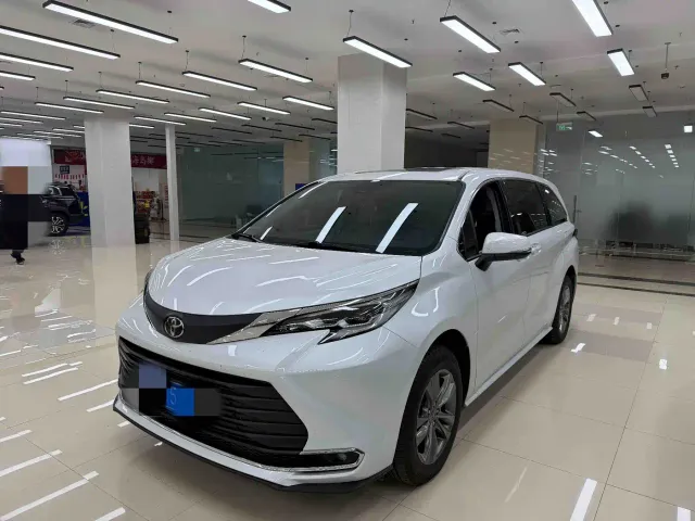 Фотография автомобиля — Toyota Sienna