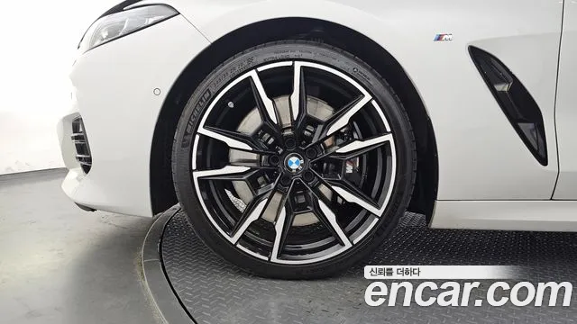 BMW 8-Series — Фото автомобиля 5