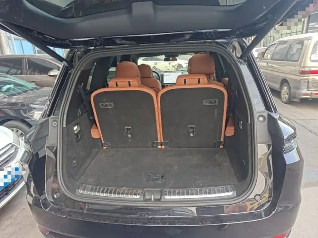 Li Auto L9 — Фото автомобиля 18