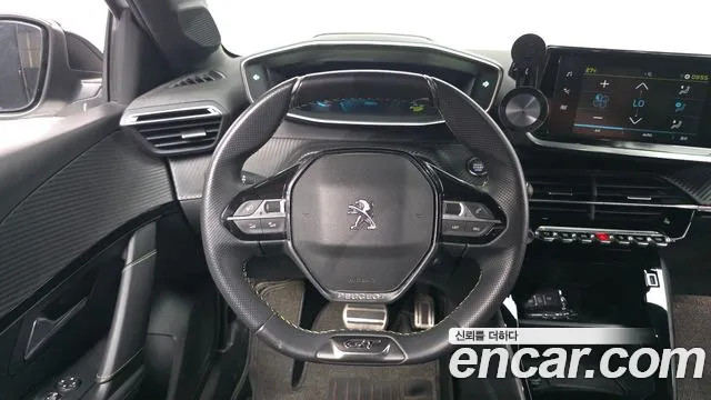 Peugeot 208 — Фото автомобиля 13