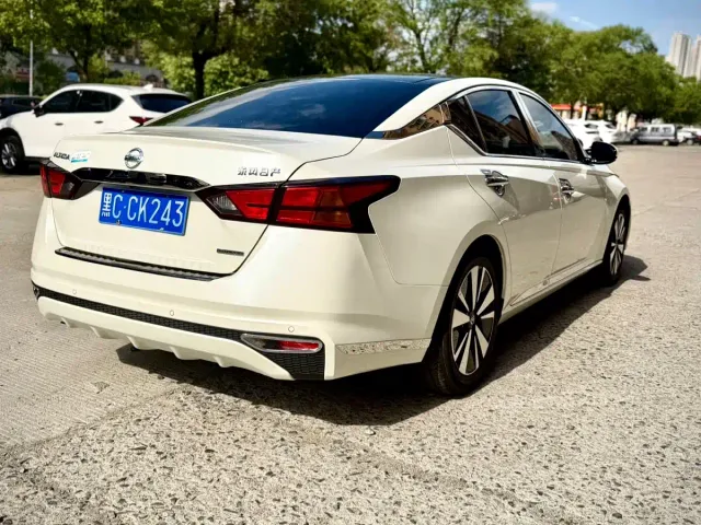 Nissan Teana — Фото автомобиля 6