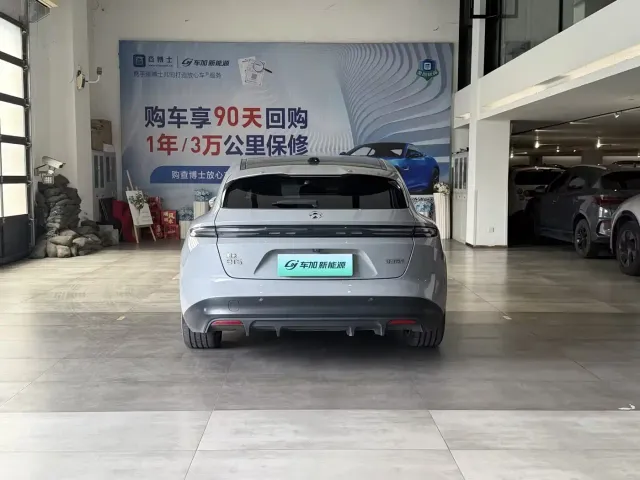 Nio ET5 Touring — Фото автомобиля 8