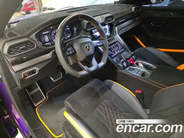 Lamborghini Urus — Фото автомобиля 12