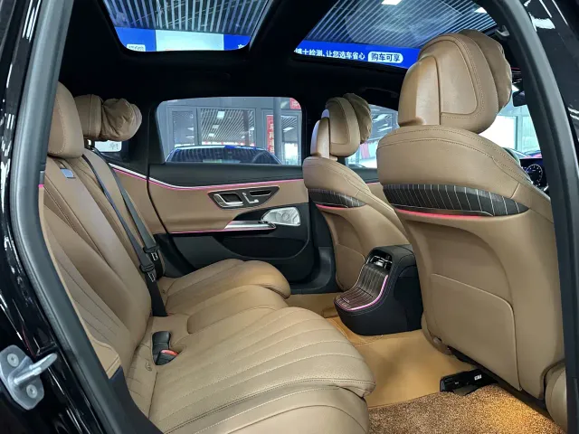 Mercedes-Benz E-Class — Фото автомобиля 7