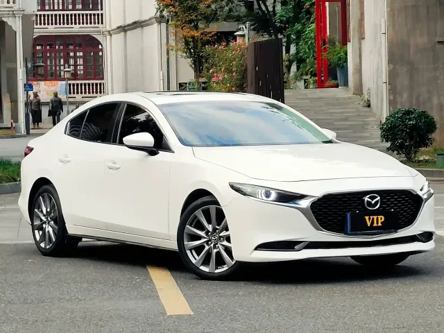 Mazda Axela — Фото автомобиля 3