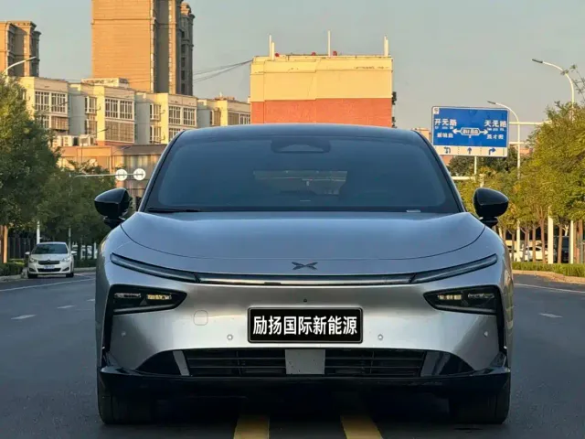 Xpeng P7+ — Фото автомобиля 2