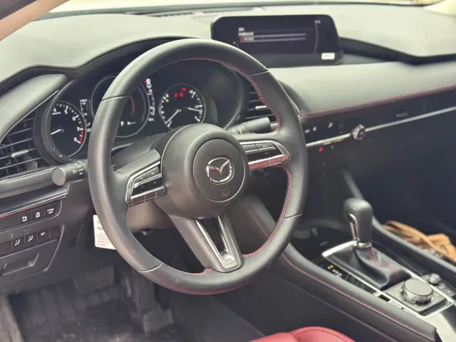 Mazda Axela — Фото автомобиля 9
