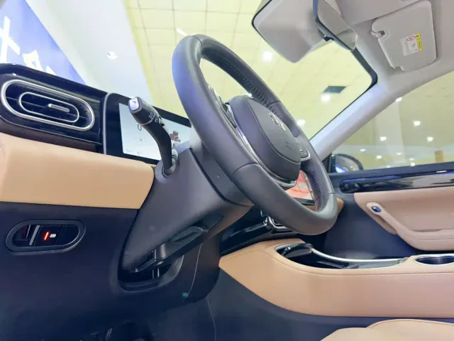 Leapmotor C11 — Фото автомобиля 27