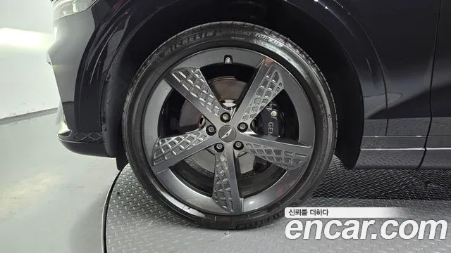 Genesis GV70 — Фото автомобиля 5