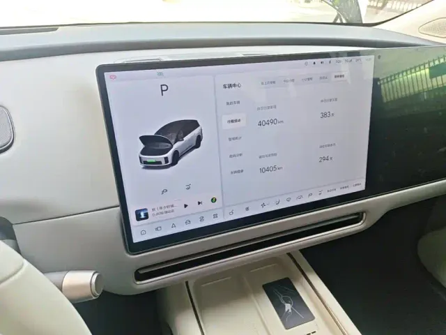 Li Auto i8 — Фото автомобиля 12