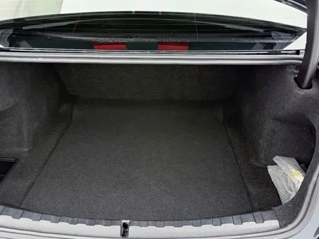 BMW 3 Series — Фото автомобиля 15