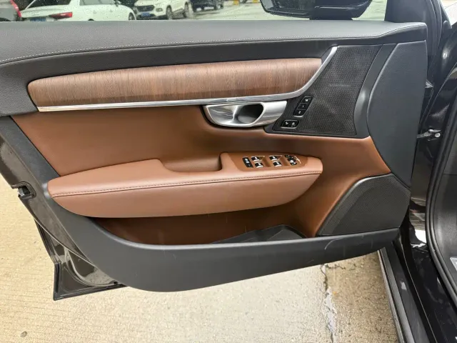 Volvo S90 — Фото автомобиля 5