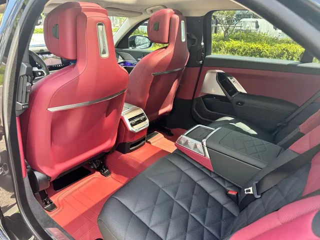 BMW 7 Series — Фото автомобиля 14