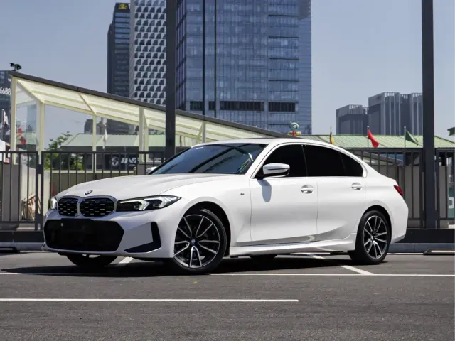 Фотография автомобиля — BMW 3 Series