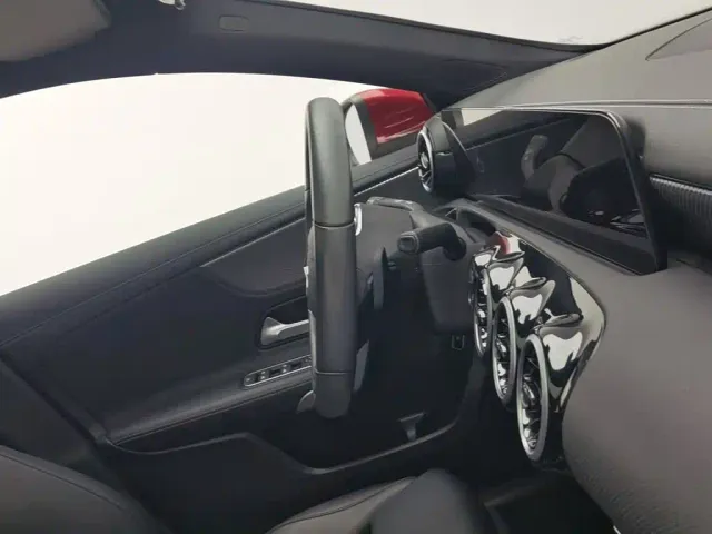 Mercedes-Benz A-Class — Фото автомобиля 22