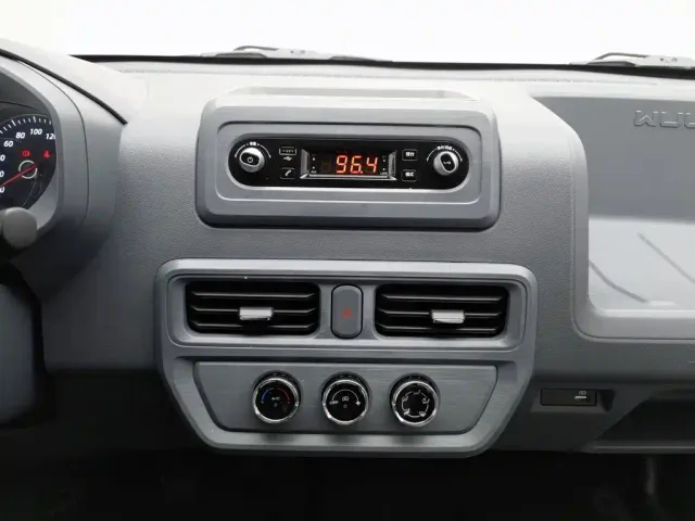 Wuling Yangguang — Фото автомобиля 12