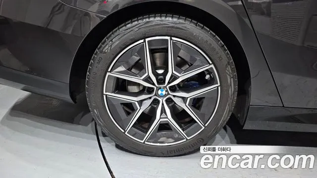 BMW 5-Series — Фото автомобиля 5