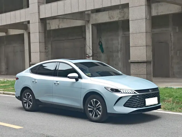BYD Qin PLUS — Фото автомобиля 6