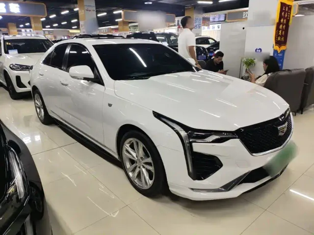 Cadillac CT4 — Фото автомобиля 3