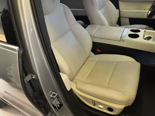 Li Auto Li Auto L6 2024 Pro — Фото автомобиля 24