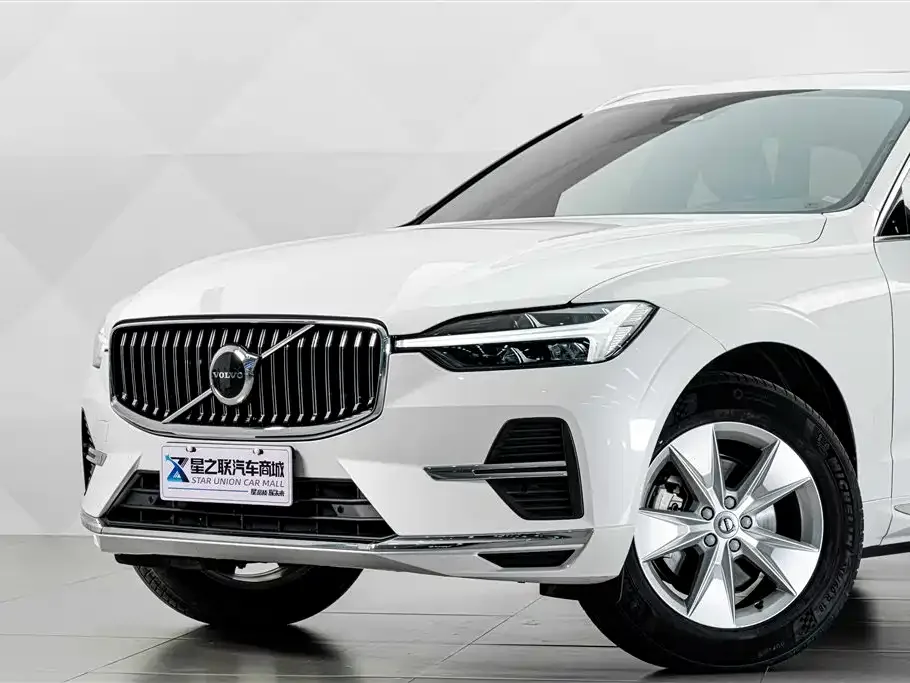 Volvo Volvo XC60 2022 B5 AWD R-Design — Фото автомобиля 3