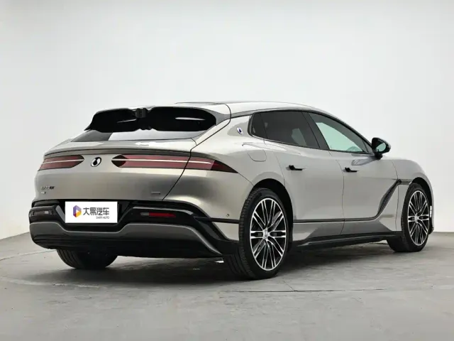 Denza Z9GT — Фото автомобиля 3