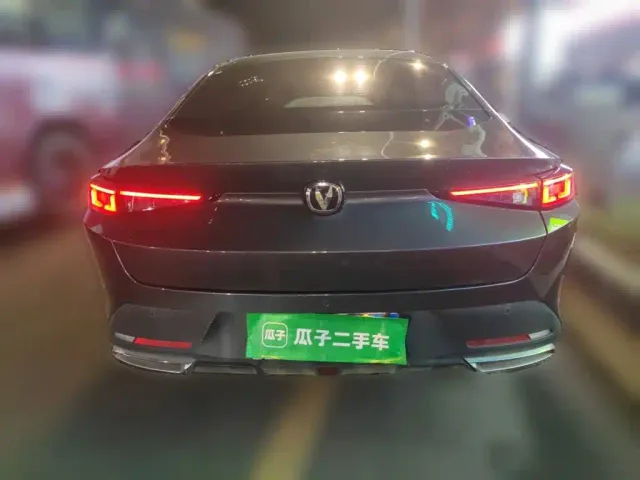 Changan Eado — Фото автомобиля 5