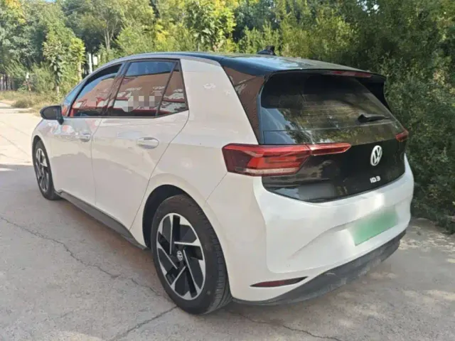 Volkswagen ID.3 — Фото автомобиля 4