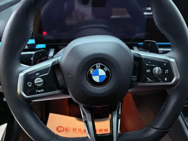 BMW 5 Series — Фото автомобиля 11