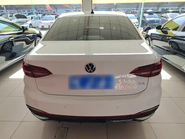 Volkswagen Lavida — Фото автомобиля 5