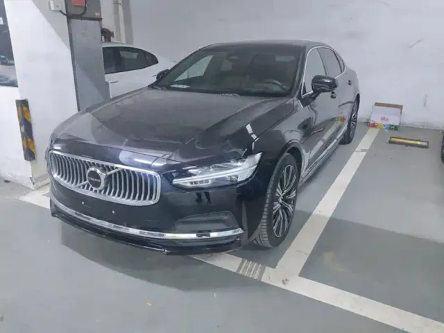 Фотография автомобиля — Volvo S90